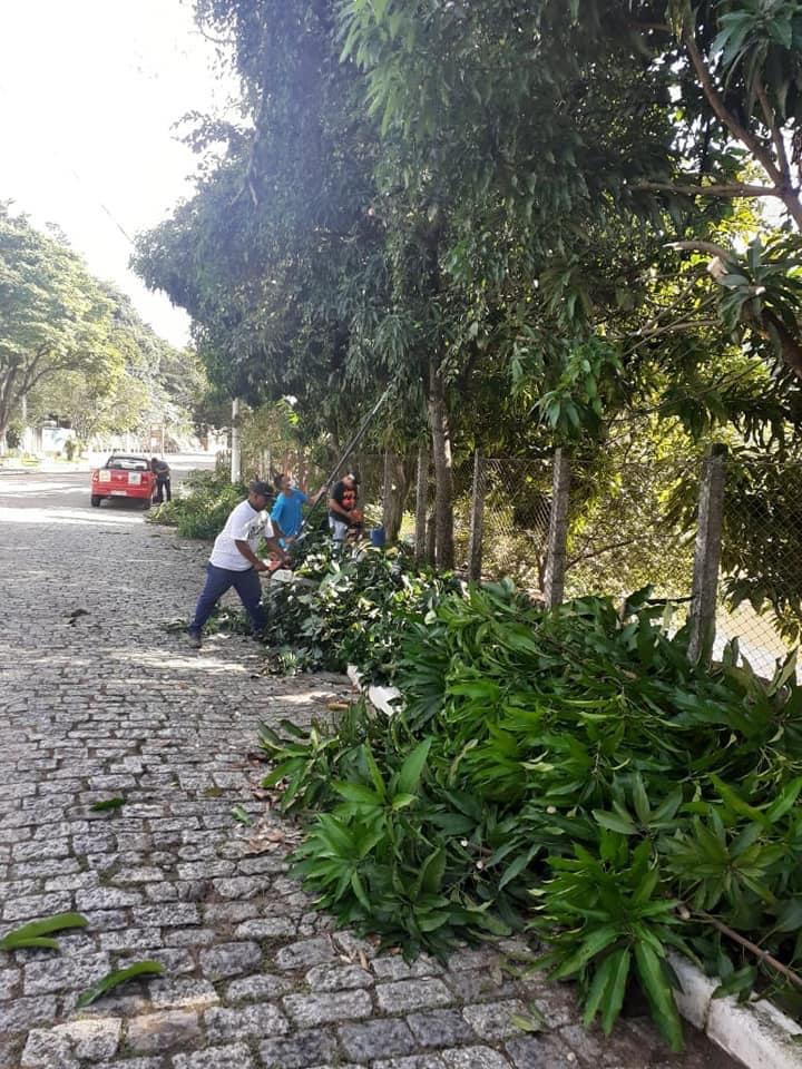 Prefeitura de Lavrinhas realiza força-tarefa para limpeza da cidade