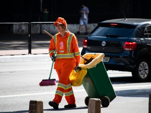 Prefeitura de Guaratinguetá promove melhoras em ruas da cidade