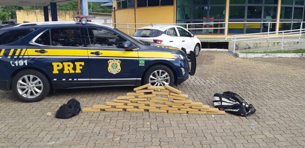 PRF flagra motorista como mais de 41 quilos de maconha em Lavrinhas