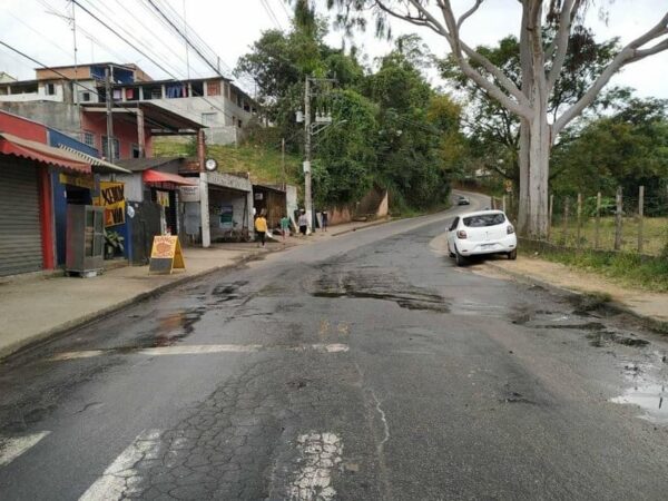 Em São José, estrada no Bom Retiro fica totalmente interditada