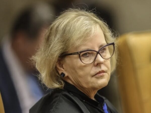 Ministra Rosa Weber suspende trechos de decretos sobre porte de arma