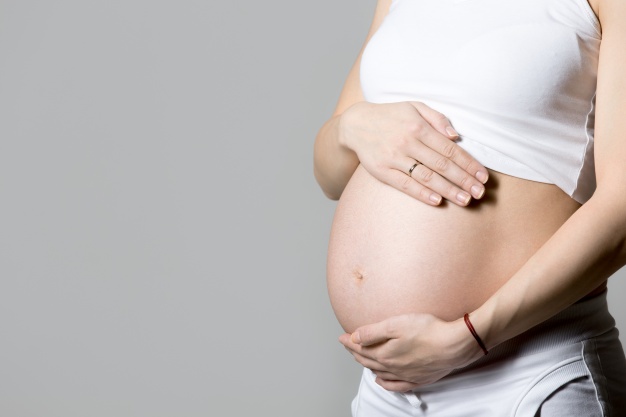 Vacinação contra a Covid-19 está suspensa em grávidas com comorbidades