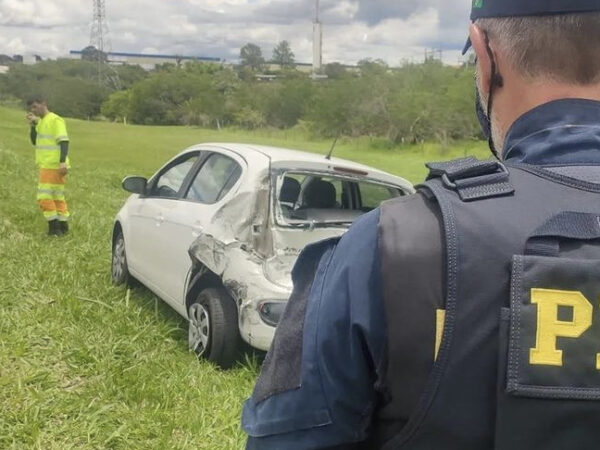 Acidente na Dutra deixa motociclista ferido em Caçapava