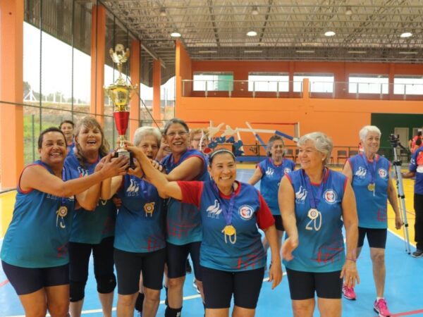 Equipes de Guará vencem o torneio de vôlei adaptado