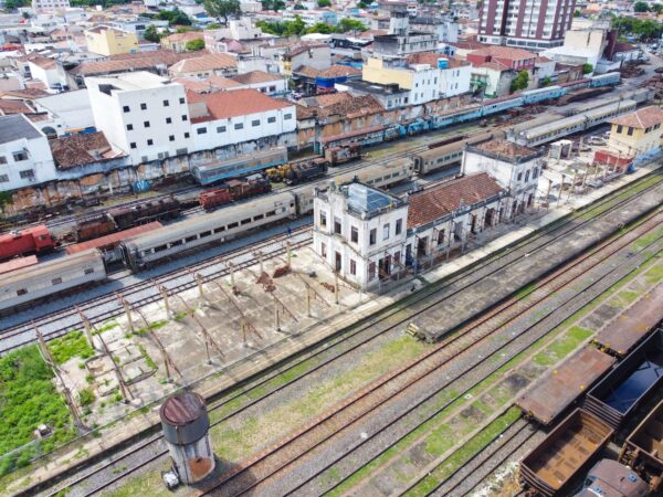Prefeitura de Cruzeiro trabalha na reforma da Estação Ferroviária Central