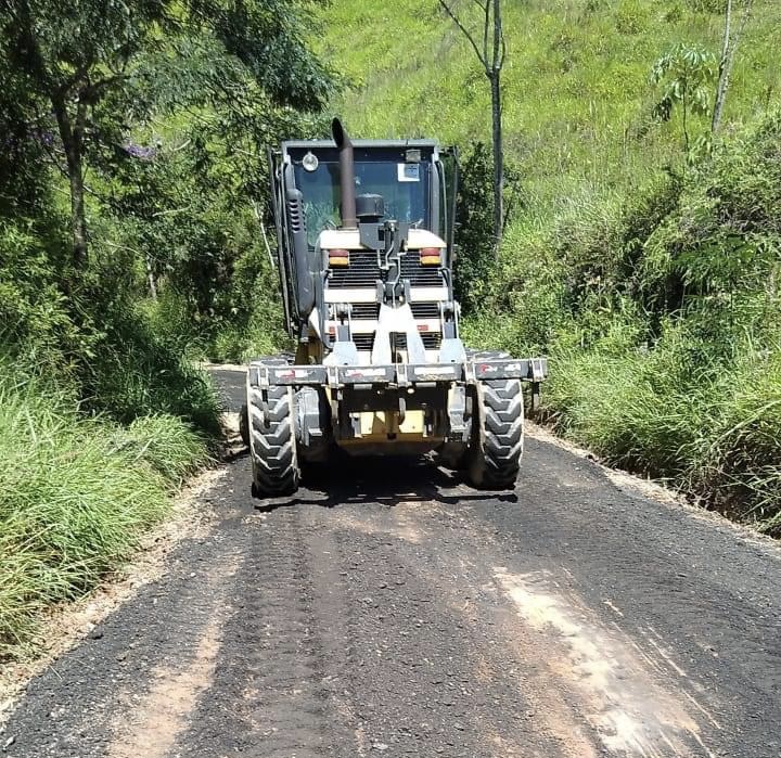 Secretaria de Agricultura e Meio Ambiente trabalha na manutenção das estradas rurais