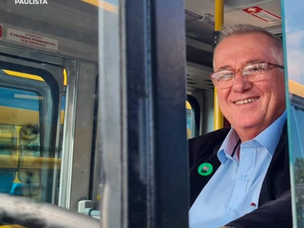 Cachoeira recebe micro-ônibus escolar do Governador Rodrigo Garcia