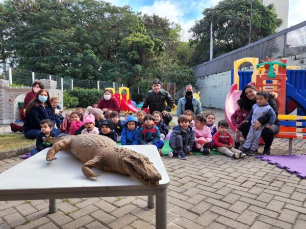 Alunos de creche de Guará recebem a visita da Polícia Ambiental