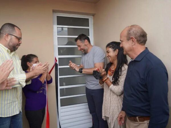 Prefeitura de Lorena entrega mais 58 casas do CDHU no bairro Vila Rica