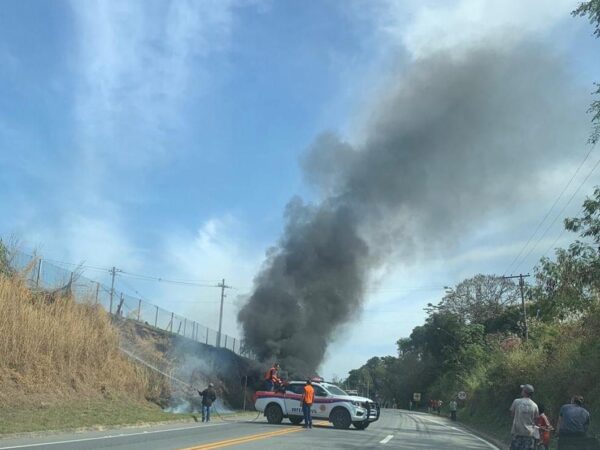 Em Lavrinhas, Defesa Civil atua com o Corpo de Bombeiros