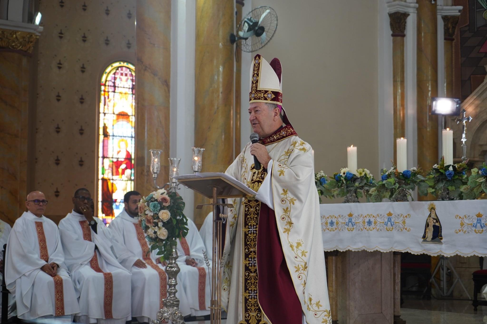Missa solene é realizada em homenagem ao Dia da Padroeira