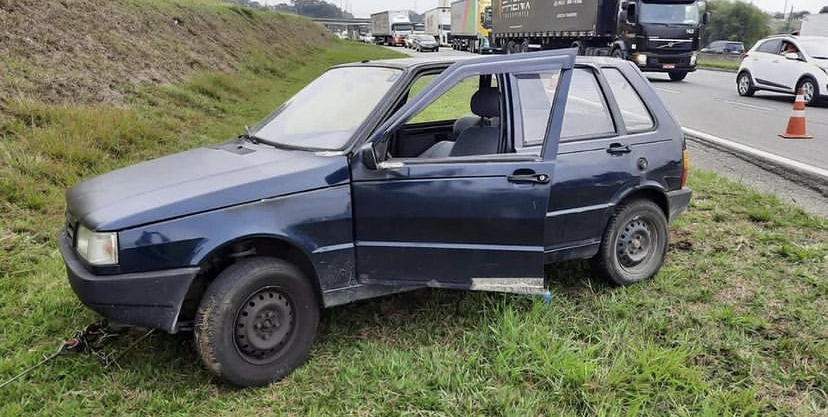 Em São José, dupla é presa após perseguição na Dutra