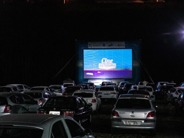 Guará conta com sessões de cinema drive-in pelo Cine Autorama