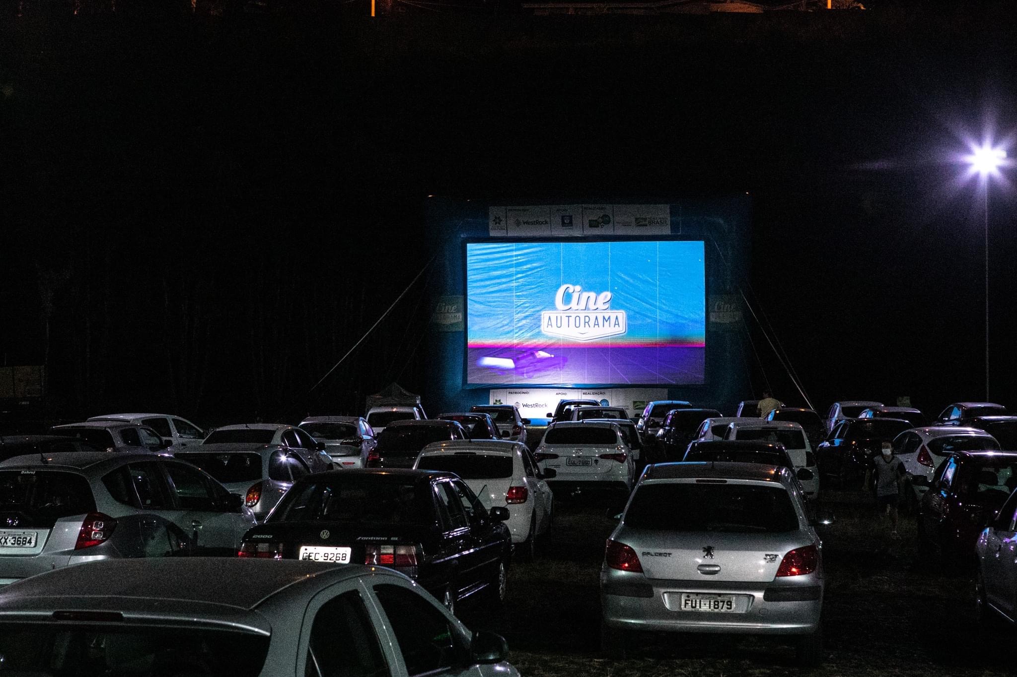 Guará conta com sessões de cinema drive-in pelo Cine Autorama