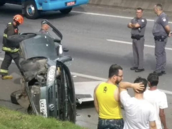 Em Taubaté, acidente deixa uma pessoa ferida na Rodovia Dutra