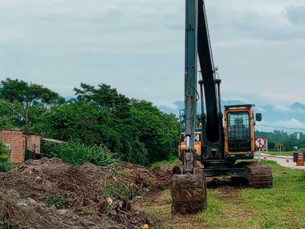 Secretaria do Meio Ambiente segue com o trabalho de limpeza do Rio Mandi