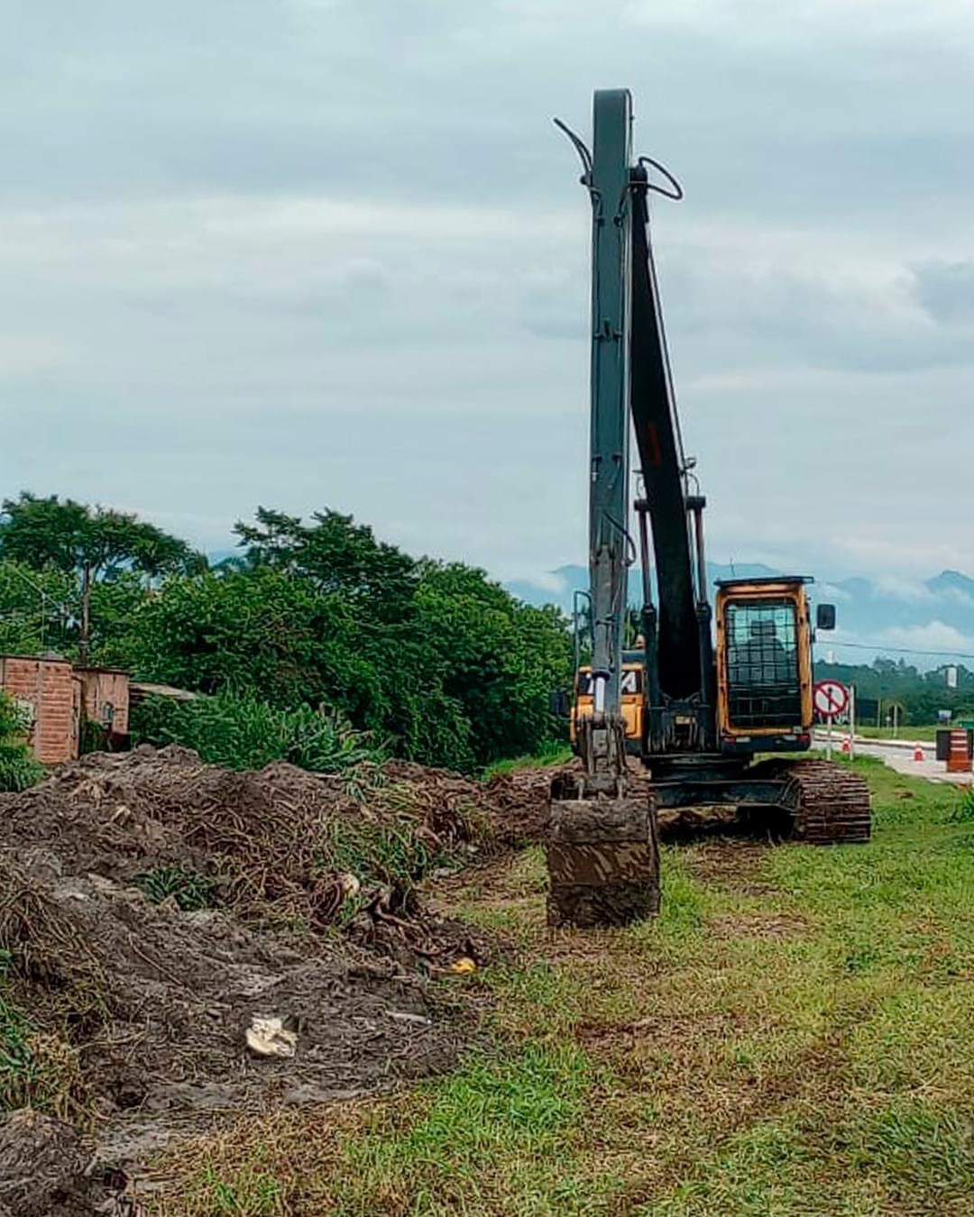 Secretaria do Meio Ambiente segue com o trabalho de limpeza do Rio Mandi