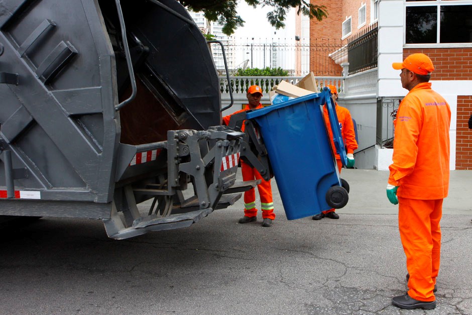 São José visita 550 condomínios pelo programa “Meu Condomínio Recicla”