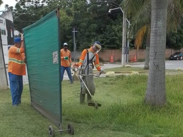 Equipe de serviços municipais segue trabalhando em Lorena