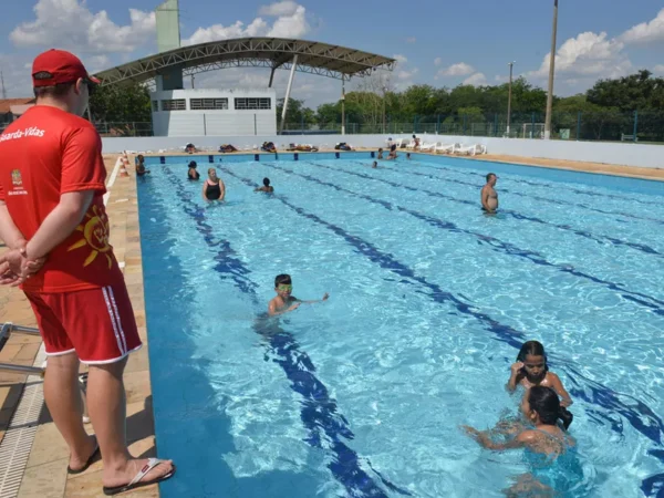 São José abre piscinas públicas para os munícipes durante a semana