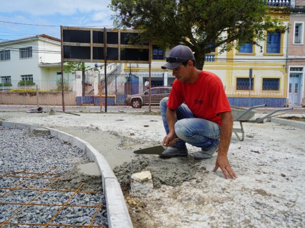 Prefeitura mostra o andamento da obra de reforma da Praça do Rosário