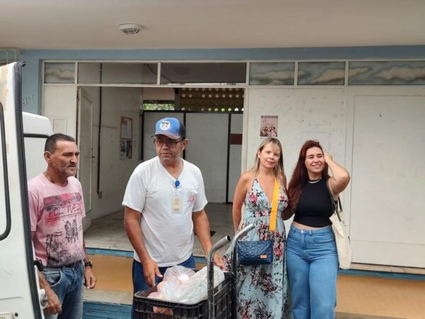 Vereadoras de Cachoeira verificam a qualidade da merenda escolar