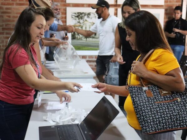 Prefeitura e CDHU fazem sorteio de endereços das famílias habilitadas para as casas no Santa Luzia