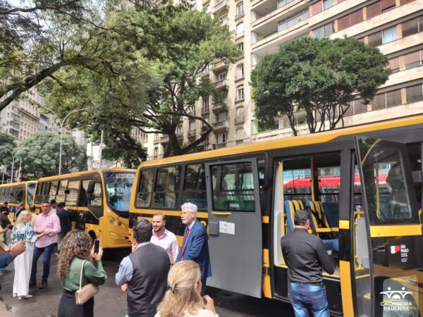 Educação de Cachoeira recebe mais um ônibus escolar para a frota municipal