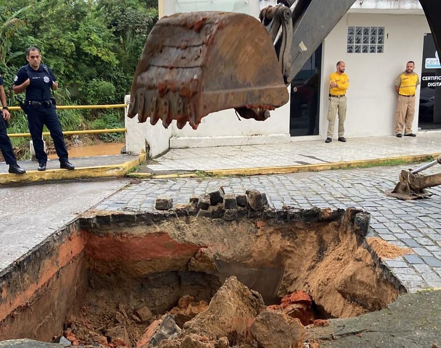 Ponte da Rua das Palmeiras está liberada