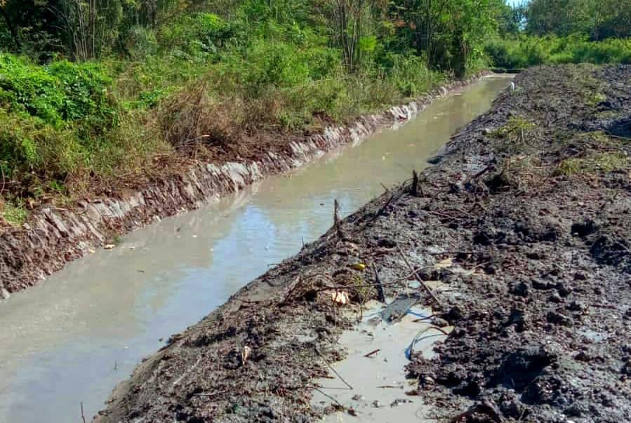 Prefeitura finaliza limpeza de valetas no São Roque