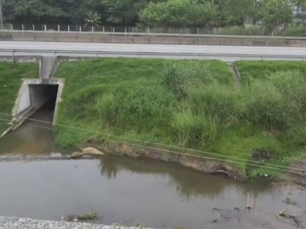 Prefeitura finaliza obra do muro de gabião na Rua José Pereira Penque, na Vila do Ipê