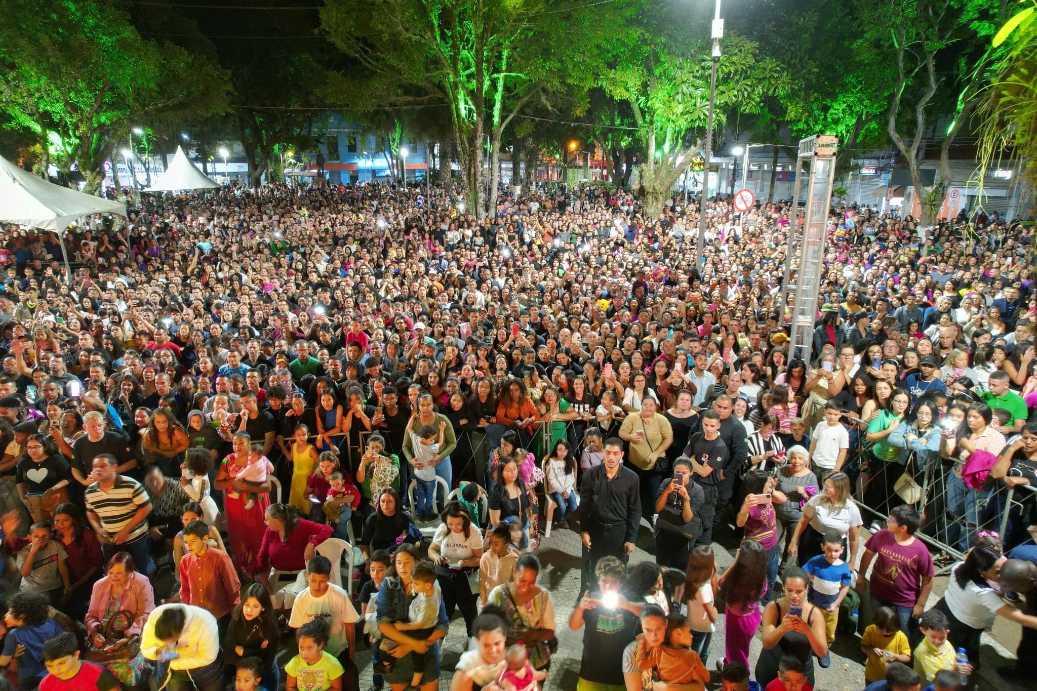 Primeiro dia do Adora Lorena contou com mais de 8 mil pessoas