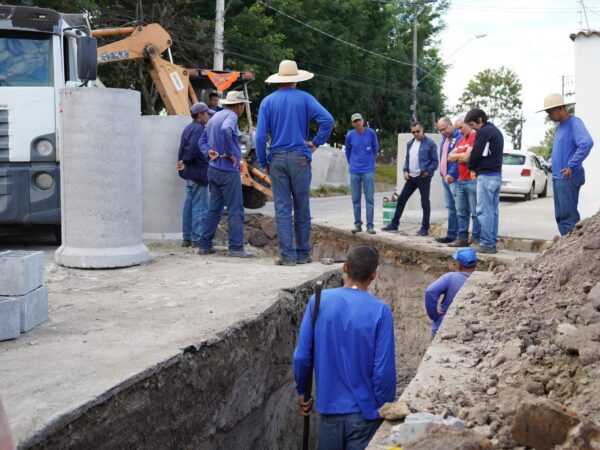 Prefeitura segue com obras de drenagem na Vila Passos