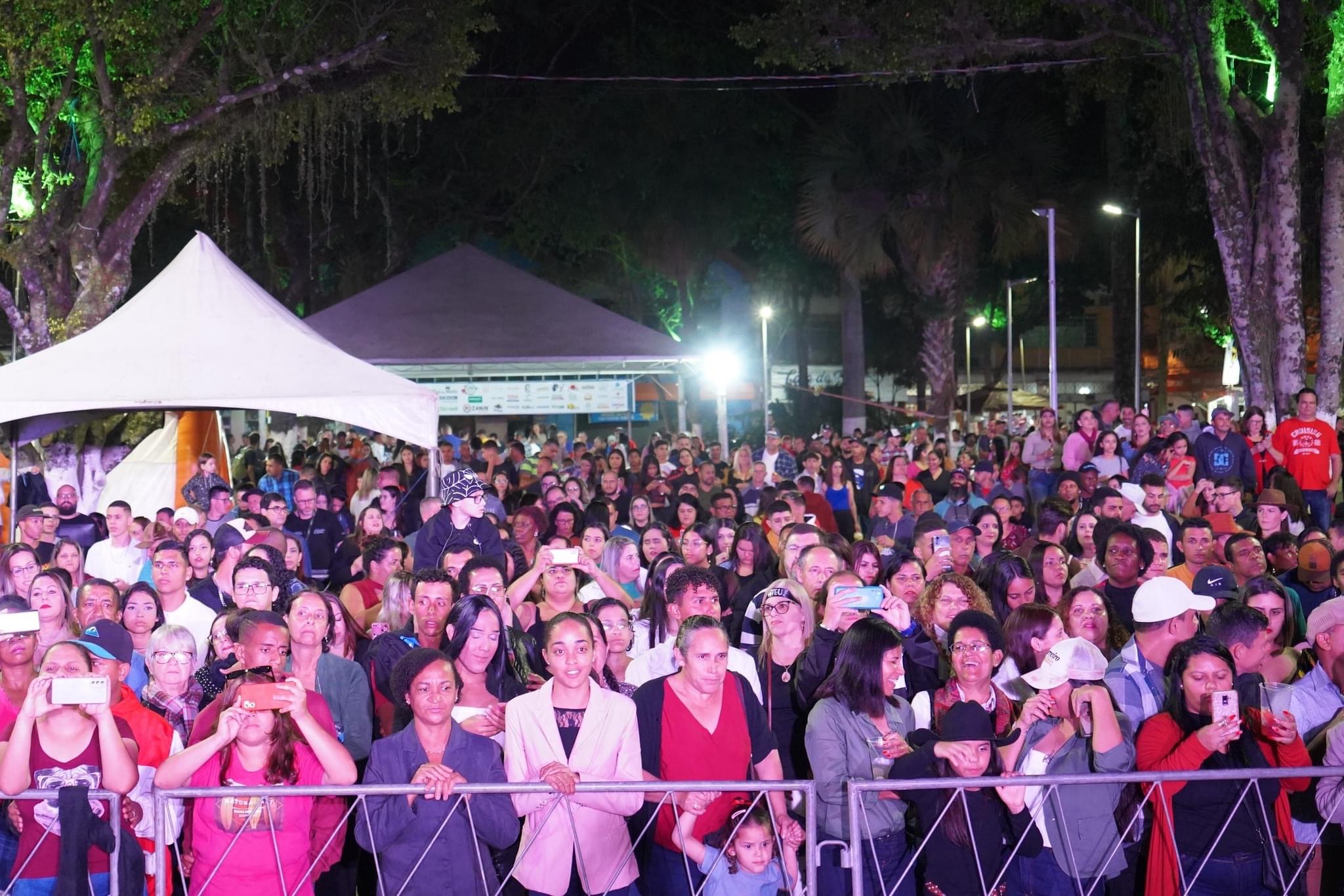 Shows lotam a Praça Dr. Arnolfo de Azevedo na Festa da Padroeira 2023