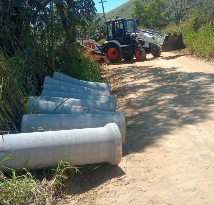 Prefeitura de Lorena instala rede de manilhas para águas pluviais na Estrada de Santa Lucrécia