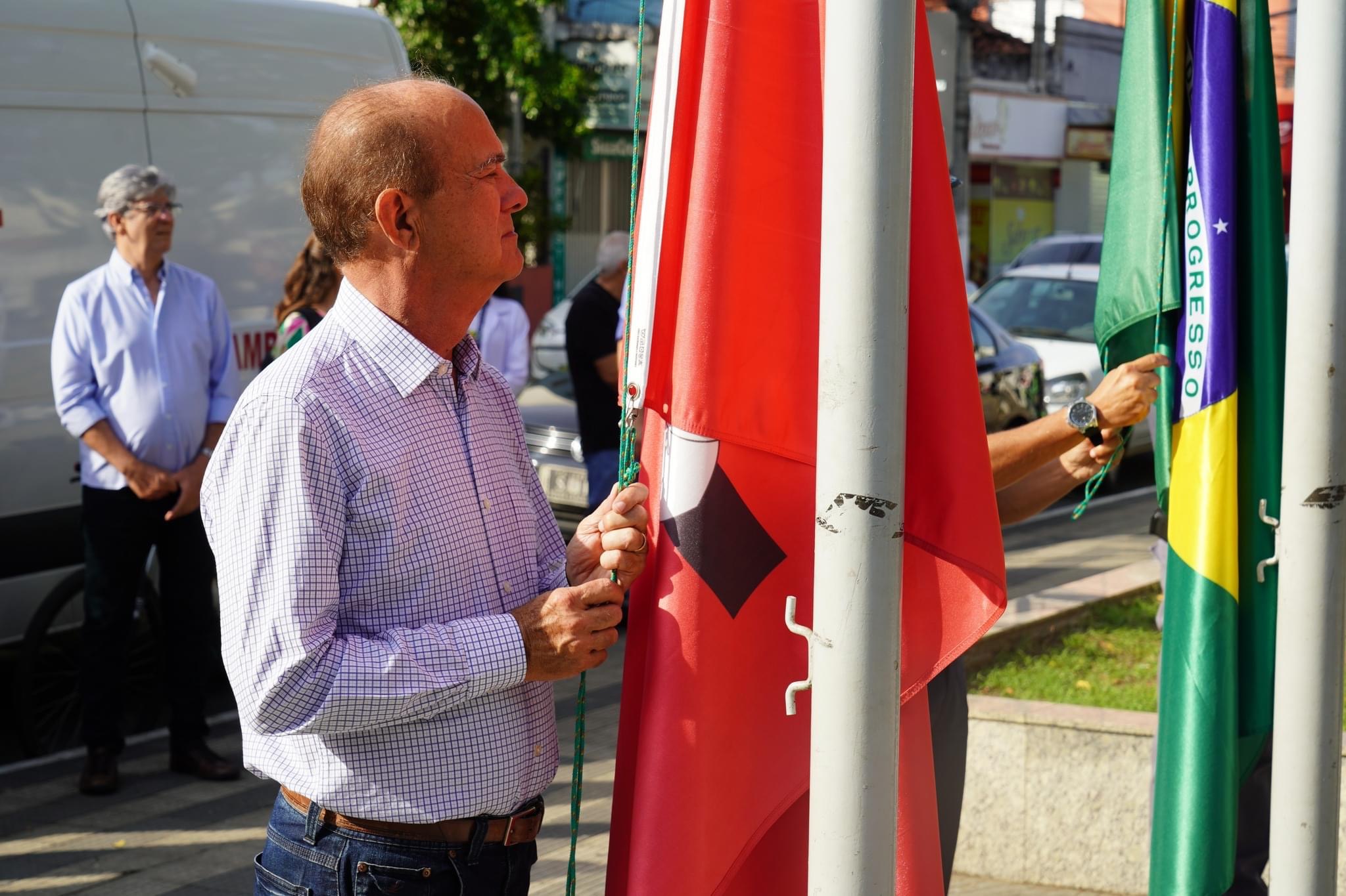 Prefeitura de Lorena realiza ato cívico na Semana da Pátria na Praça