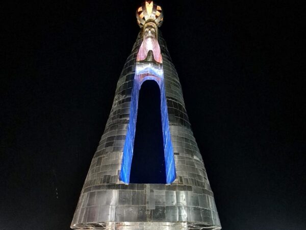 Estátua de Nossa Senhora Aparecida é inaugurada