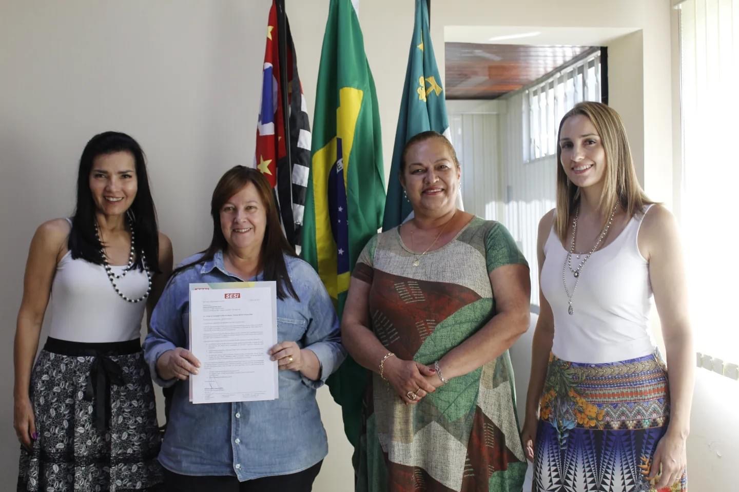 Canas assina Termo de Intenção de Renovação do Sistema SESI na Rede Municipal de Educação