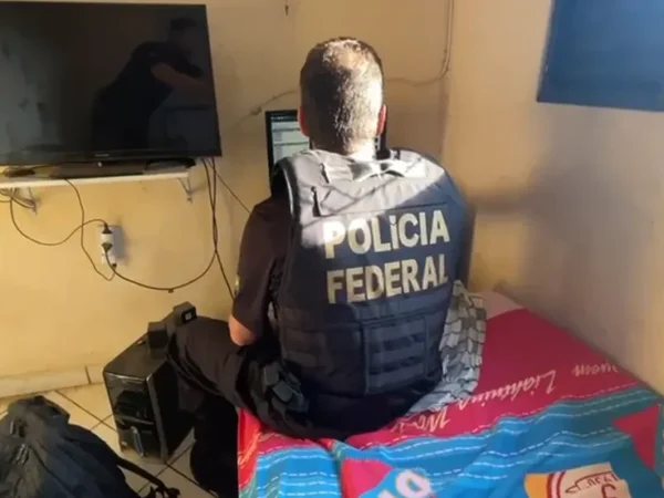 Em Pinda, PF faz buscas na casa de suspeito de vender imagens com abuso sexual infantil