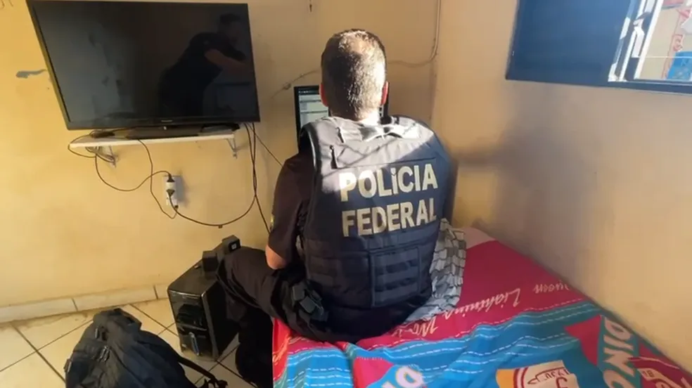 Em Pinda, PF faz buscas na casa de suspeito de vender imagens com abuso sexual infantil