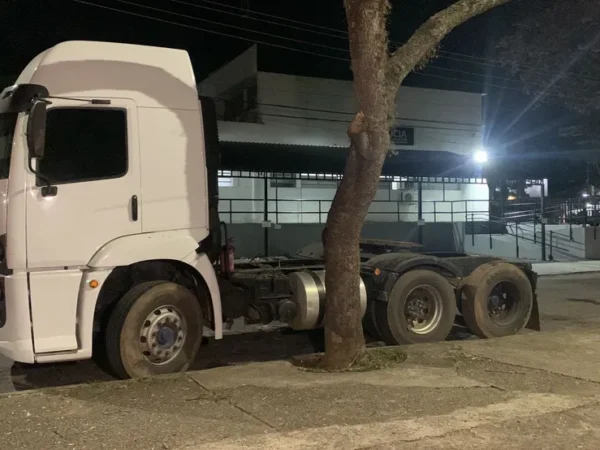 Polícia recupera três caminhões roubados em São José dos Campos