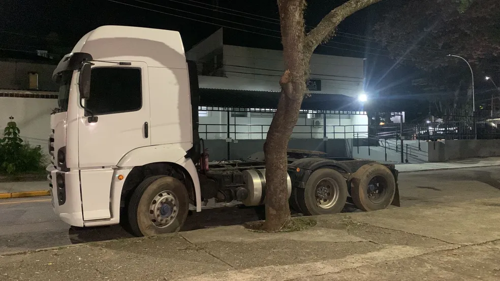 Polícia recupera três caminhões roubados em São José dos Campos