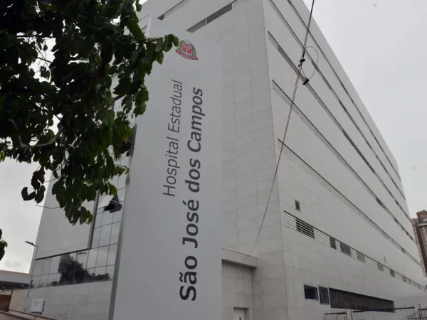 Hospital Regional de São José abre processo seletivo com salários de até R$ 6,8 mil