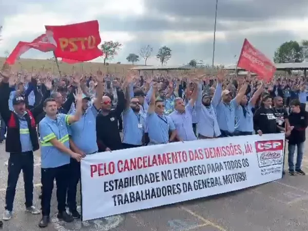 Em São José, funcionários da General Motors entram em greve após demissões por telegrama