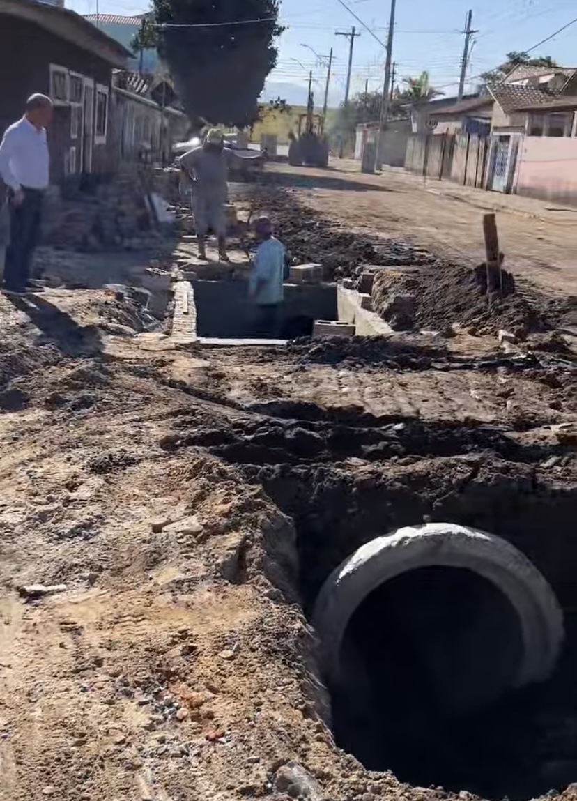 Prefeitura de Lorena trabalha em três obras de drenagem na cidade