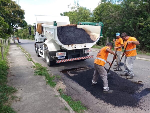 Prefeitura de Lorena segue com serviços de limpeza e manutenção em diversos bairros do município
