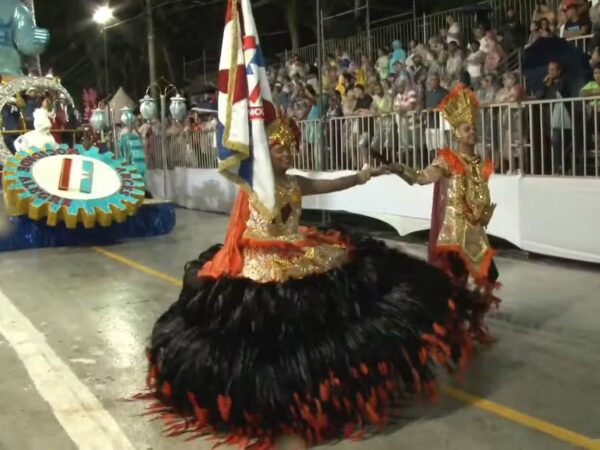 Metade dos ingressos para o desfile das escolas de samba de Guará serão trocados por alimentos