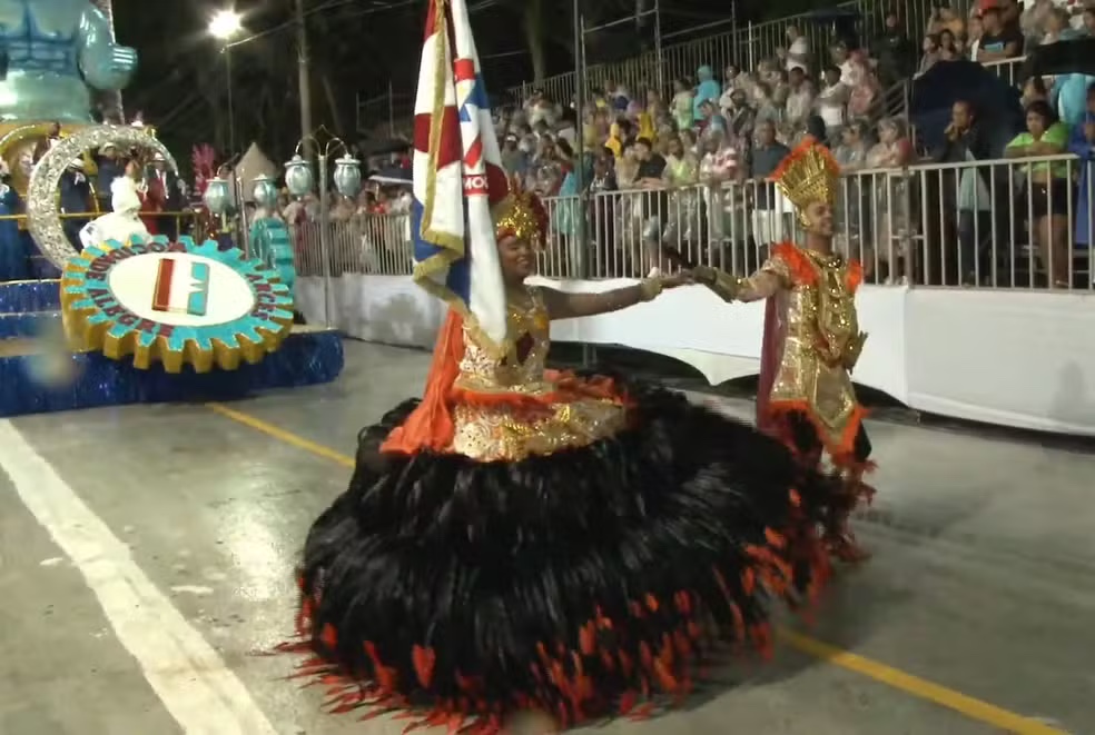 Metade dos ingressos para o desfile das escolas de samba de Guará serão trocados por alimentos