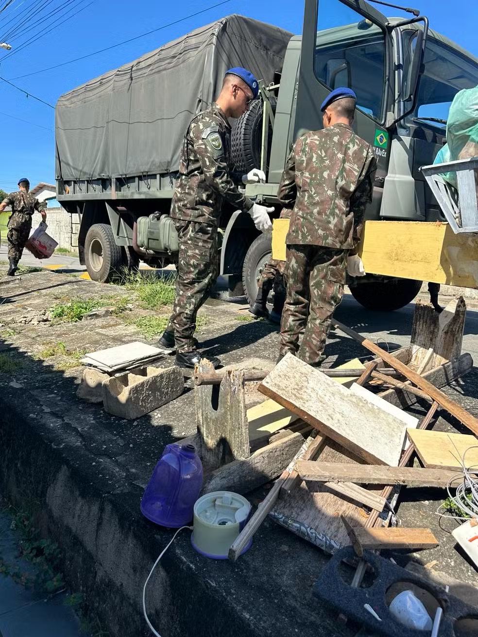 Exército inicia apoio ao combate à dengue em Taubaté