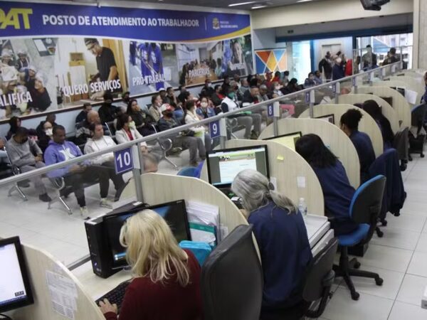 PAT de São José inicia a semana com mais de 800 oportunidades de emprego